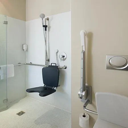 アム ドムプラッツ 大人専用 4*